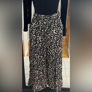 Brown and Black Ankle Length Pants (has pockets)
Brand: H&M